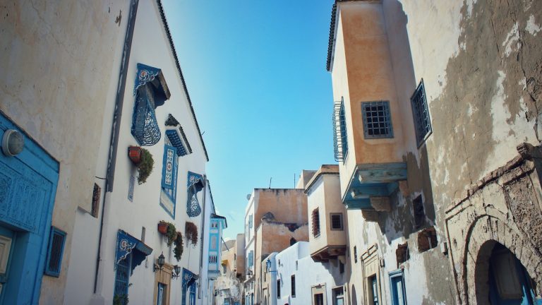 houses under blue sky