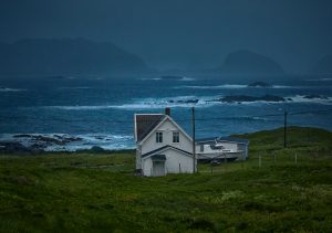 Et hvit hus i stormen