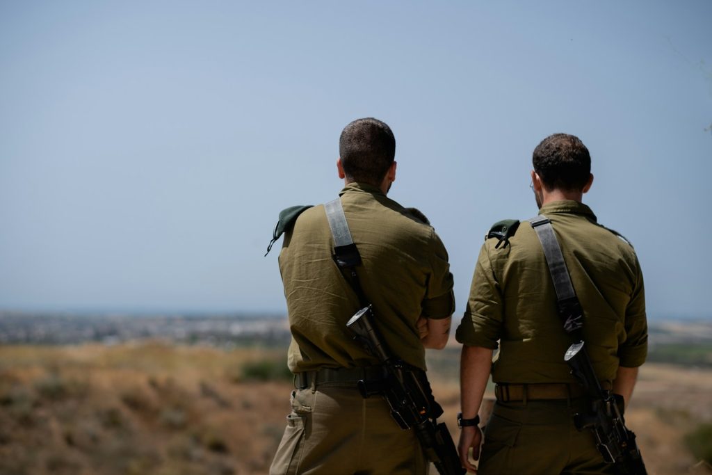 To israelske soldater