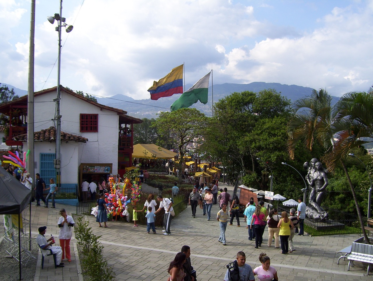 En liten forstad med bygninger i Colombia.