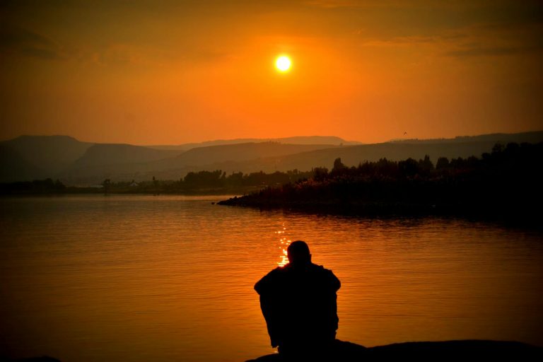 Solnedgang ved havet