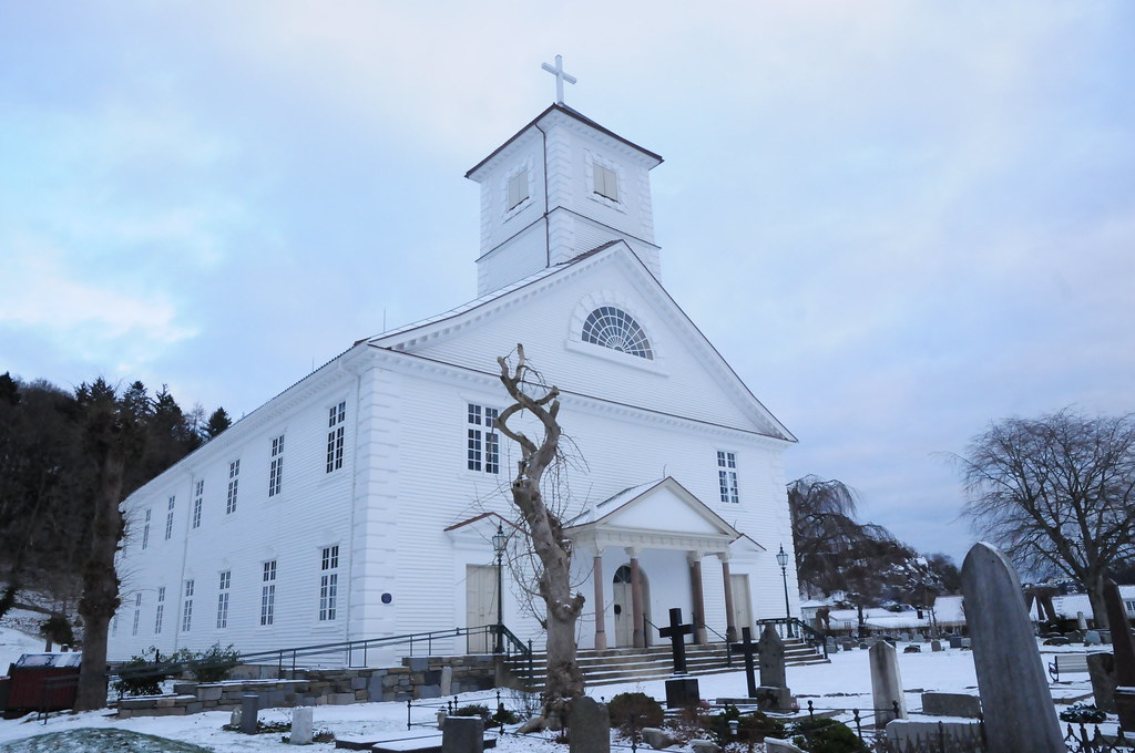 En kirke som ligger i Mandal i Lindesnes.