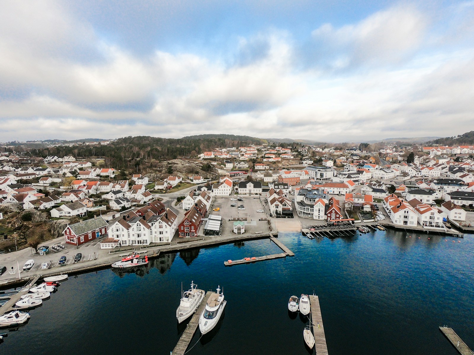 Flyfoto over Lillesand