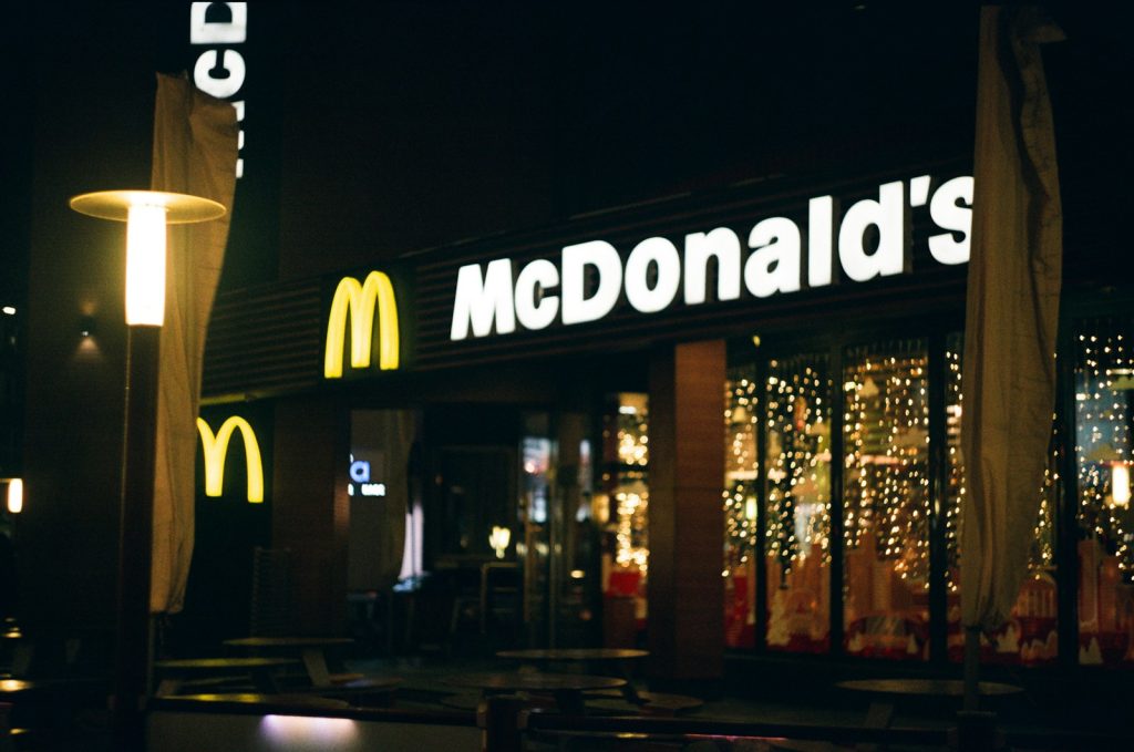 En restaurant av McDonalds