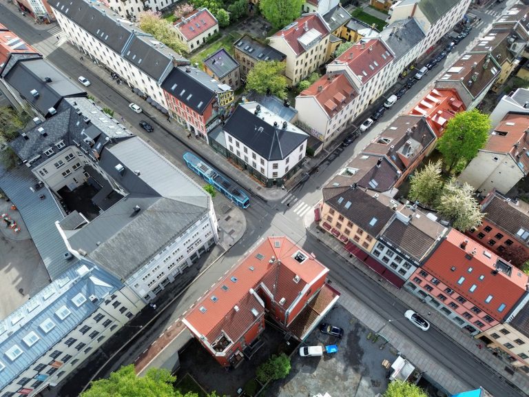 En oversikt fra himmelen og ned på hsuene