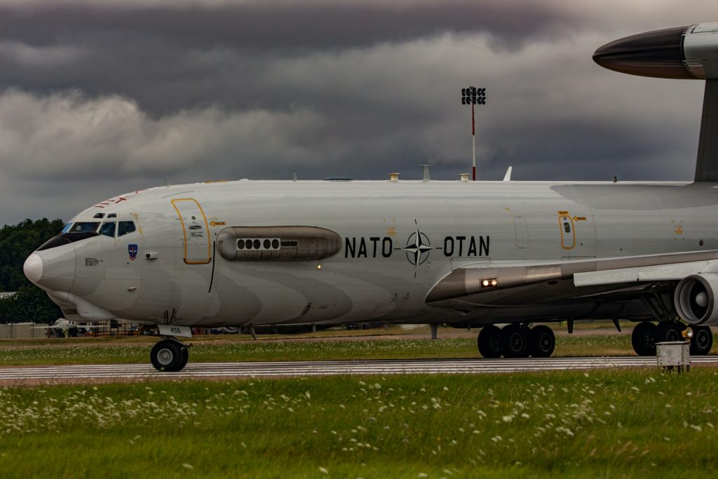 Et stort militærfly