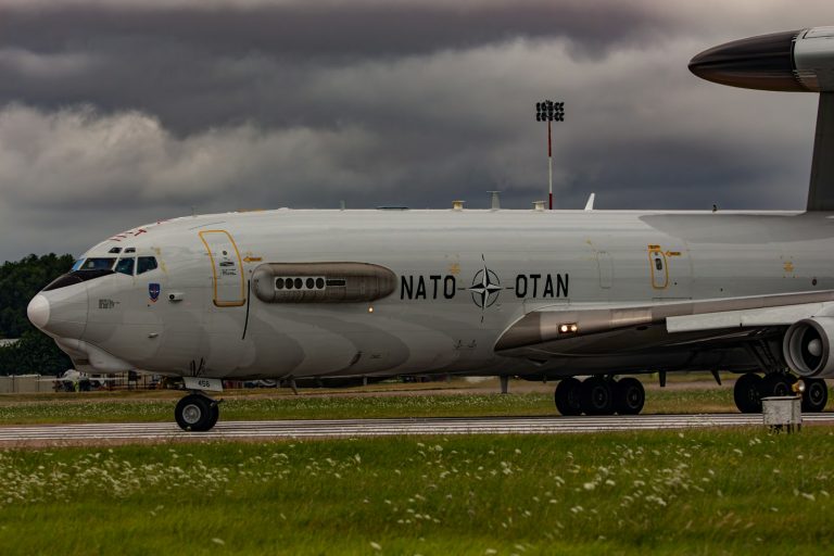 Et stort militærfly