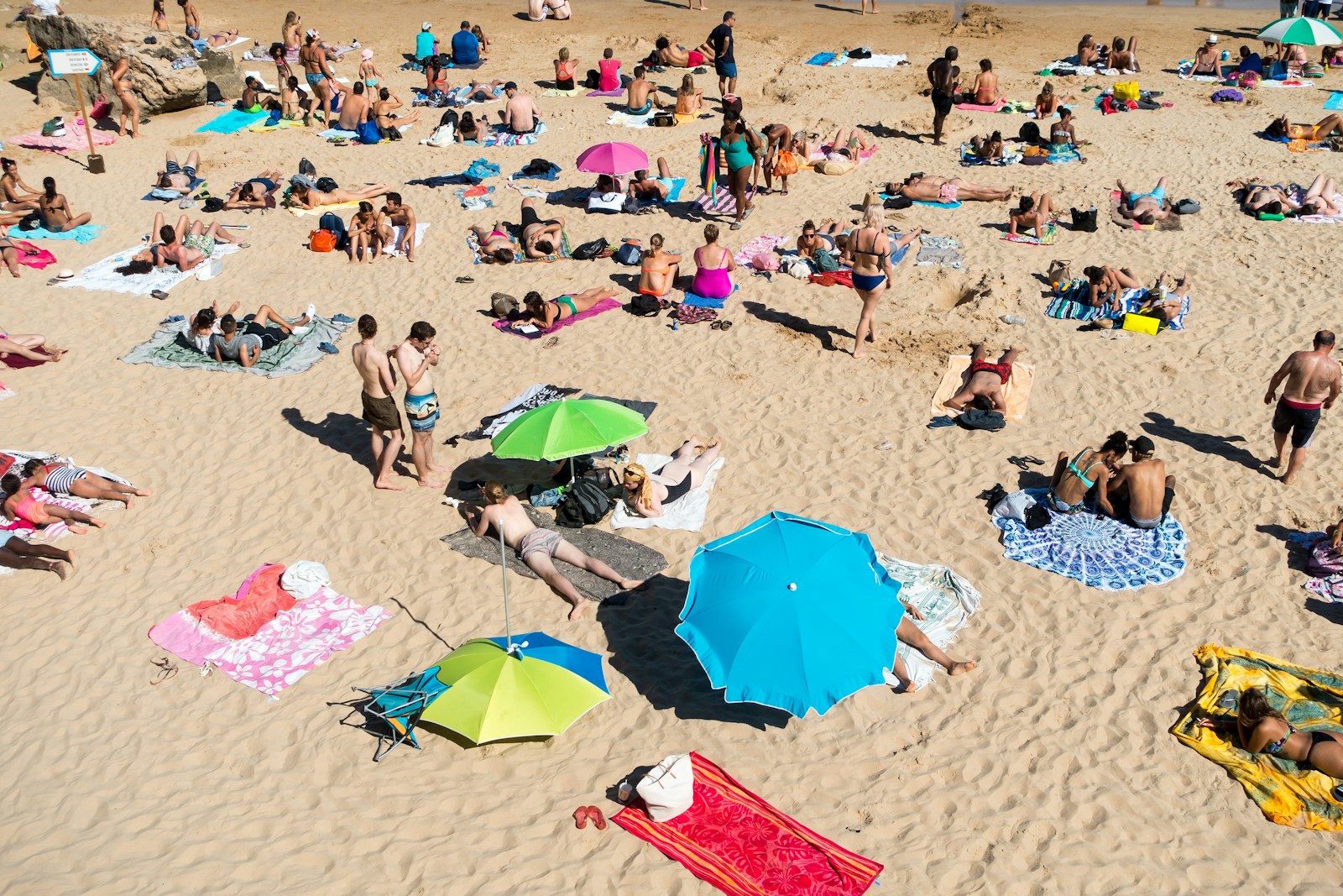 Mennesker på stranden