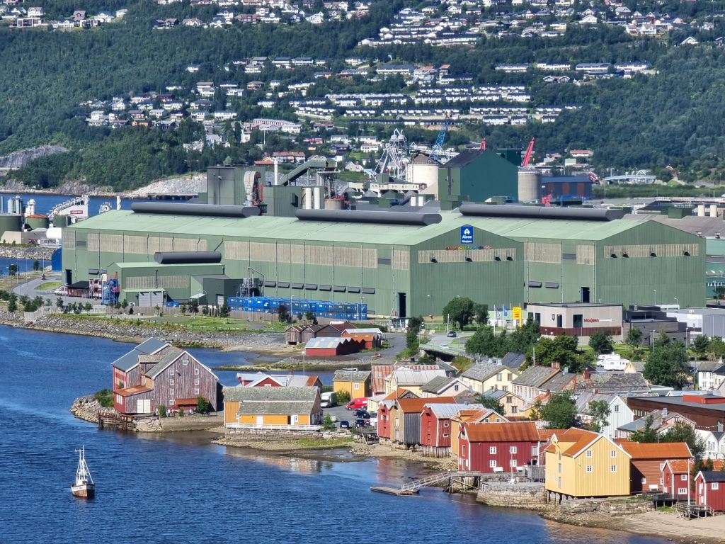 Mange hus i forskjellige farger