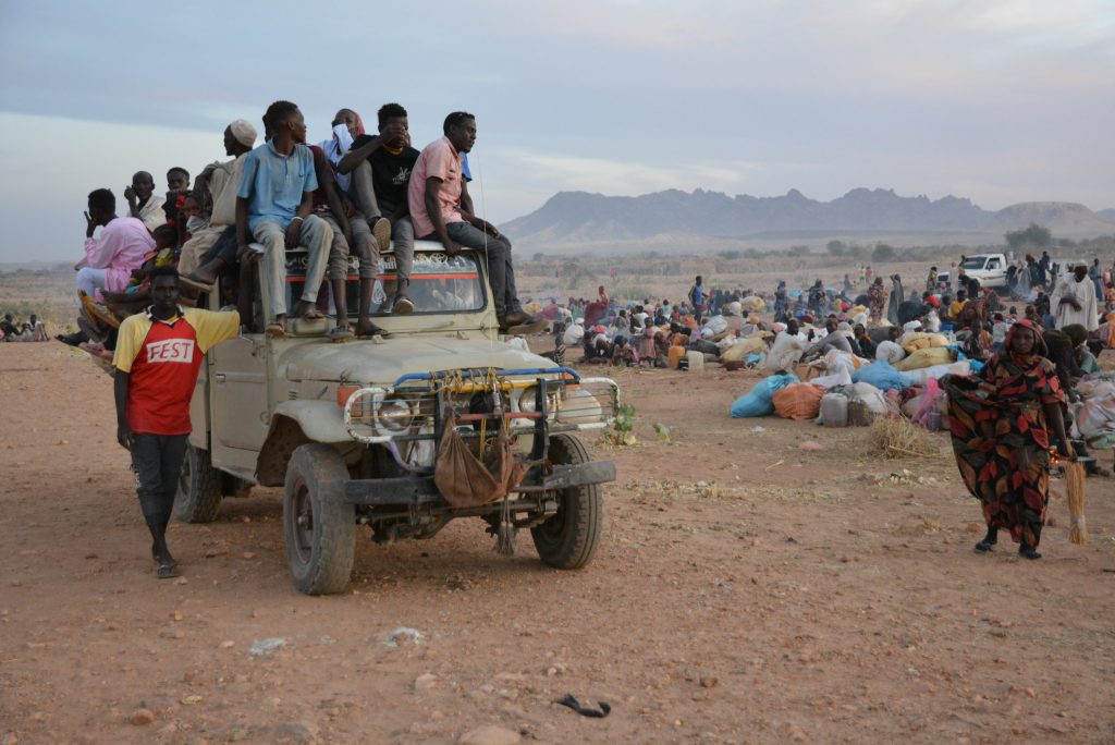 En bil med flere mennesker i Sudan