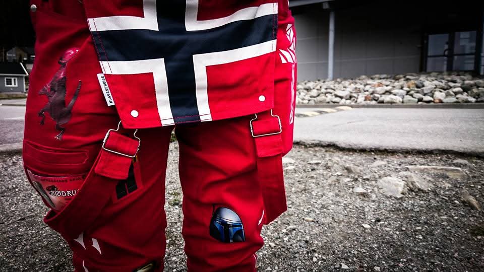 røde klær til russen