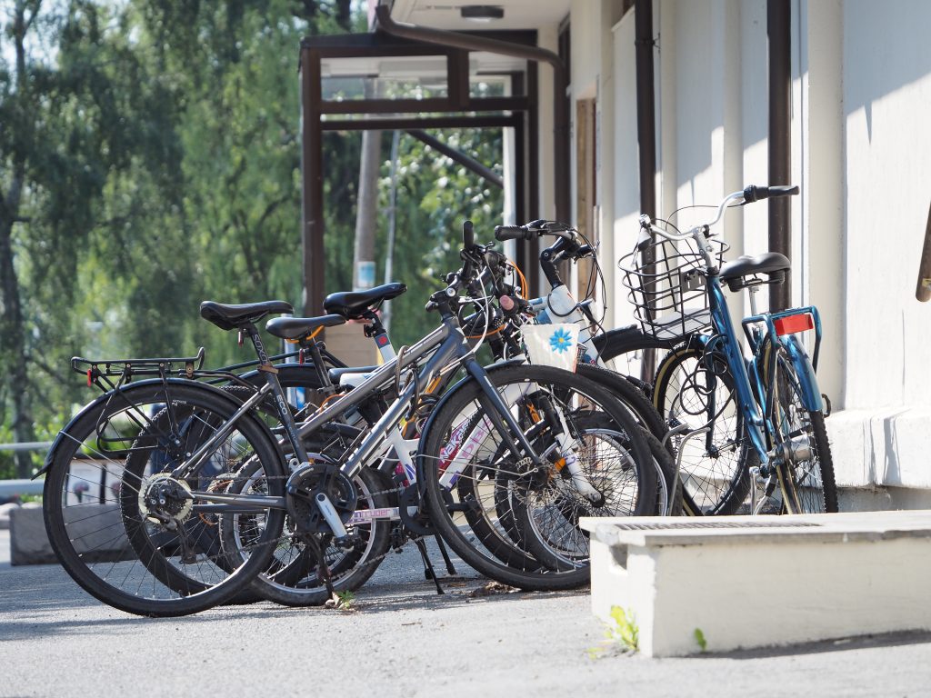 Sykler som står parkert