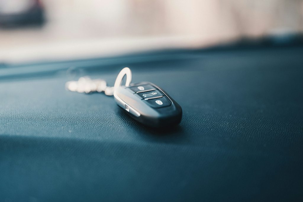 Bilnøkler i bilen