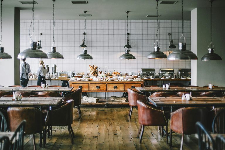Er bilde som viser inne på restauranten