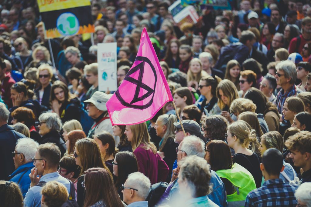 Extinction Rebellion med mange mennesker
