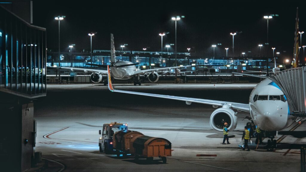 Et fly som står parkert