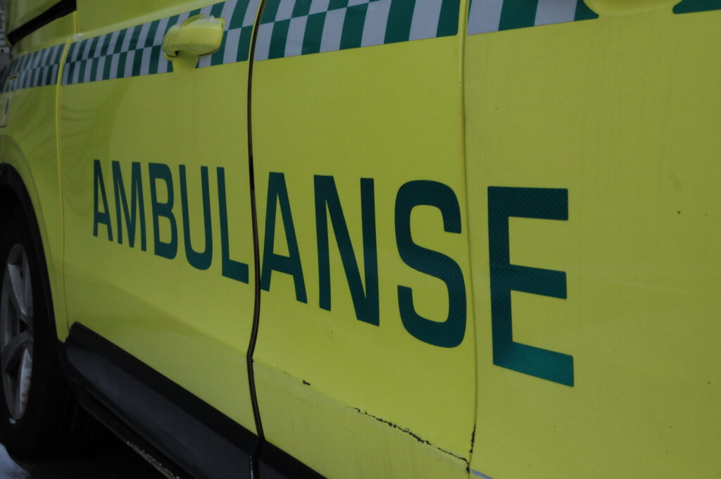 En ambulanse som kjører