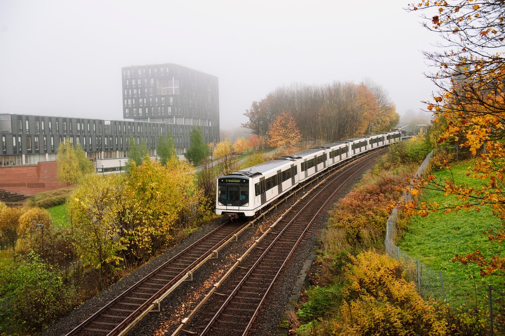 Et tog som går på en t-bane