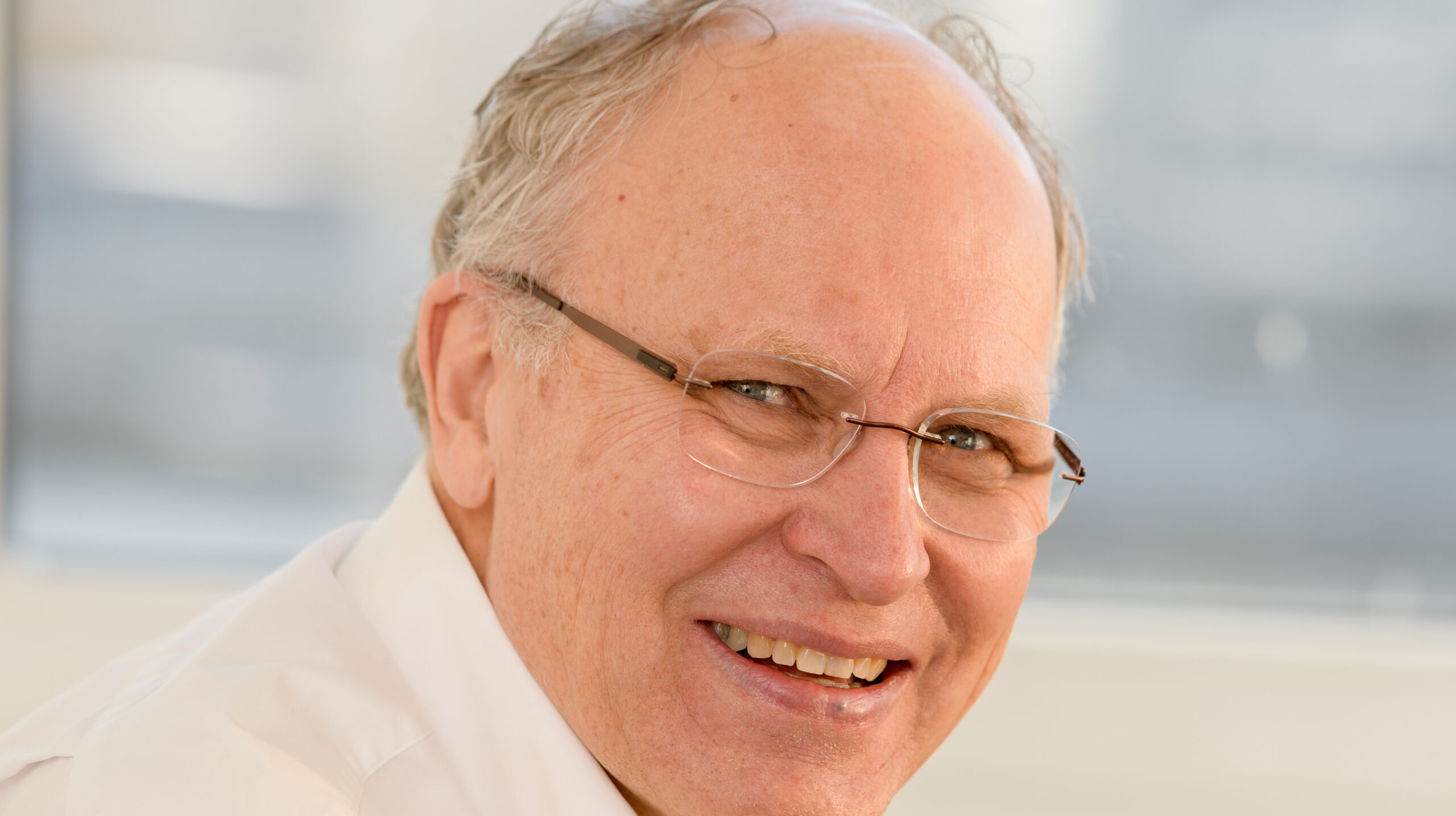 En mann som er god på finans