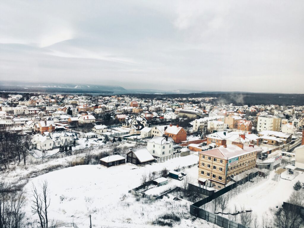 En by i Russland på vinterstid